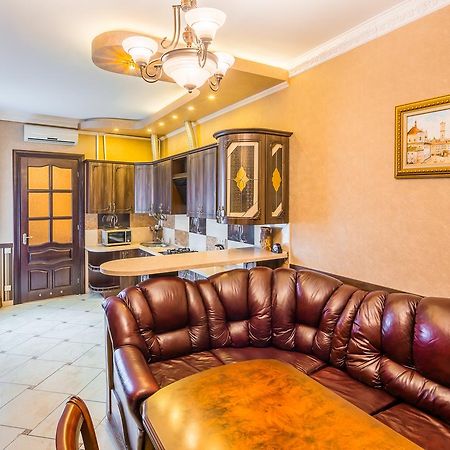 Beautiful Apartment D.Galytskogo إلفيف المظهر الخارجي الصورة